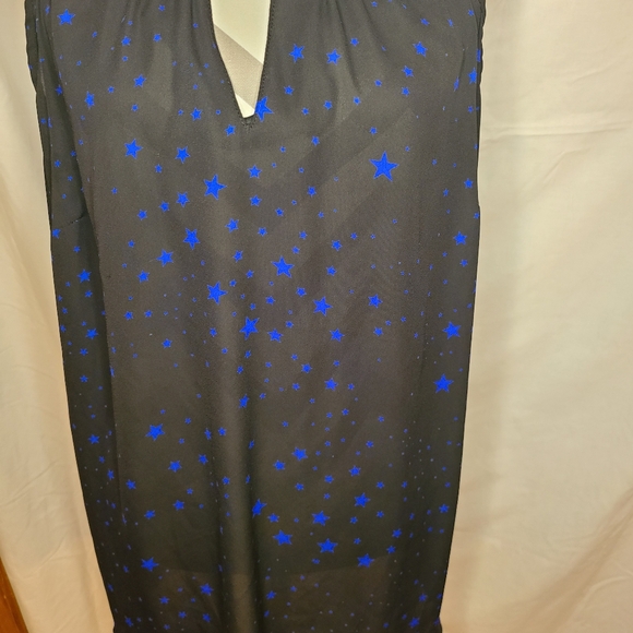 Torrid Cold Shoulder Star Top Black & Blue Size 2 - Picture 8 of 13